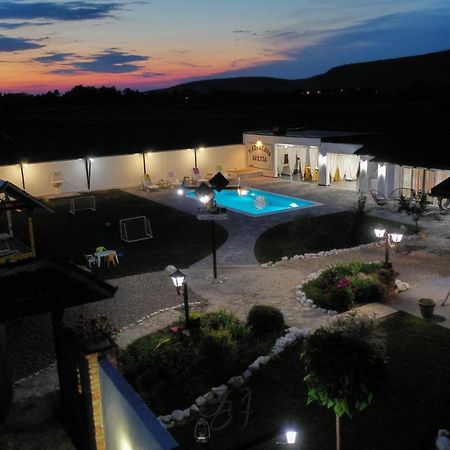 Family Estate Hadzalova Avlija Villa Bihać Kültér fotó