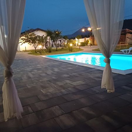 Family Estate Hadzalova Avlija Villa Bihać Kültér fotó