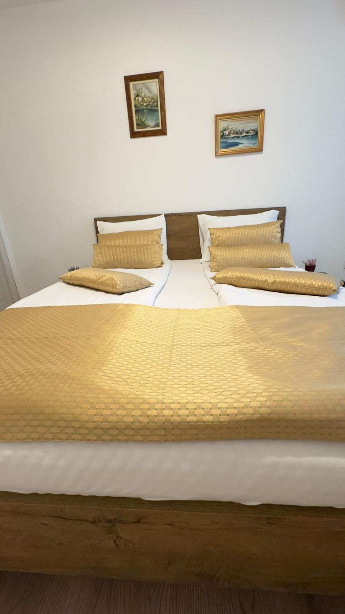 Family Estate Hadzalova Avlija Villa Bihać Kültér fotó