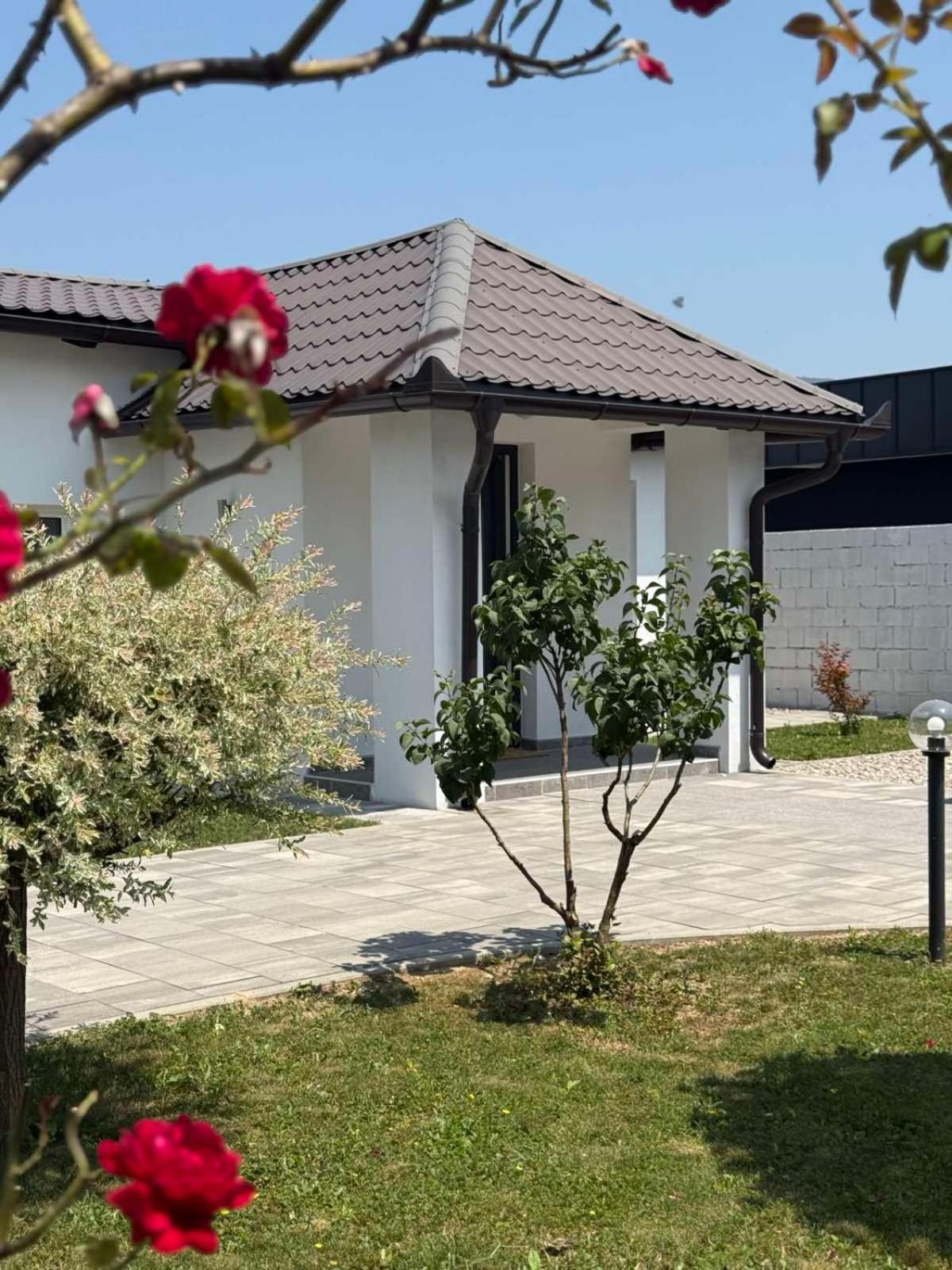 Family Estate Hadzalova Avlija Villa Bihać Kültér fotó